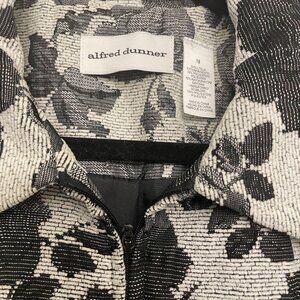 Alfred Dunner Moulin Rouge Black White Floral Tapestry Zip Jacket Womens 18W NEW